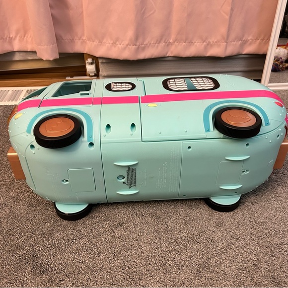 Lol surprise camper - Picture 2 of 14